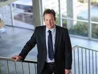 Councillor launches government criticism amid difficult budget 