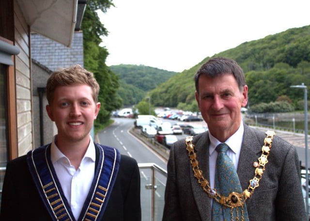 New mayor and deputy are appointed at annual town meeting