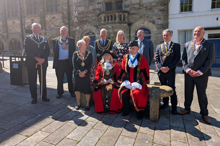 Cllr Liz Ahearn, the mayor of Bodmin and deputy mayor, Cllr Mike Barbery pictured with other mayors in Cornwall who attended the choosing event. (Picture: Aaron Greenaway/Tindle)