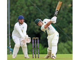 Luckett look to avoid banana skin as trio look to close the gap