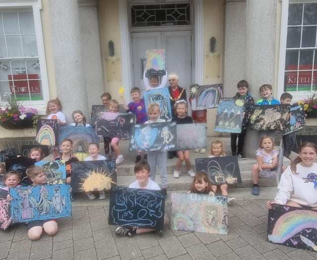 Mayor wowed by talent in Liskeard’s chalk art challenge