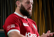 Cowan-Dickie gets starting spot for clash against the Waratahs