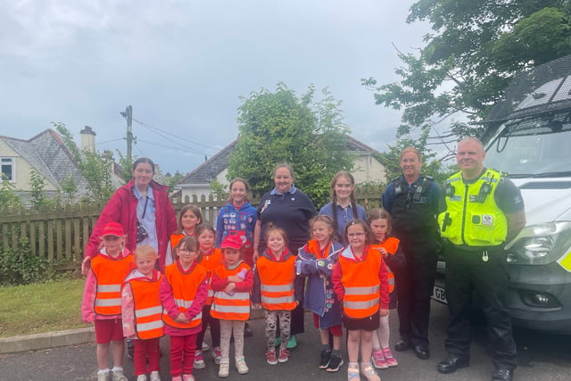Liskeard Rainbows earn safety badges with help from local heroes