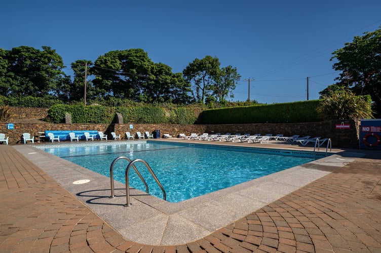 The swimming pool at Tregarton Park.
