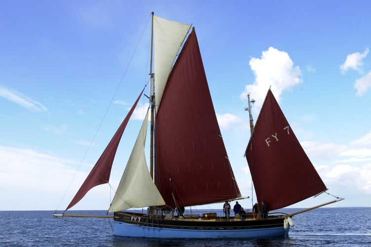09/06/01 Pic Tony Carney-Looe Lugger Regatta 2001-The Looe  lugger Our Daddy