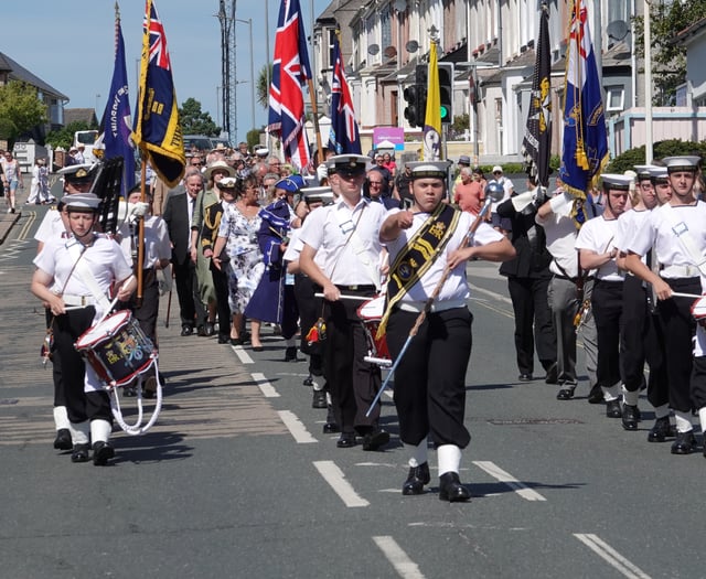 Torpoint turns out in force to honour local heroes 