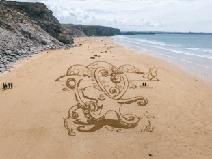 Sands transformed into a canvas for unique art installation