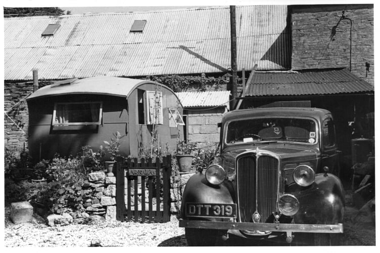 Ethel Solomon's home and taxi in Westbourne Lane