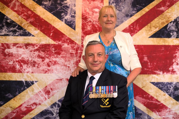 Veterans can be photographed individually or with their wife or partner, or the whole family.