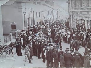 Times Past: The Windsor place cut