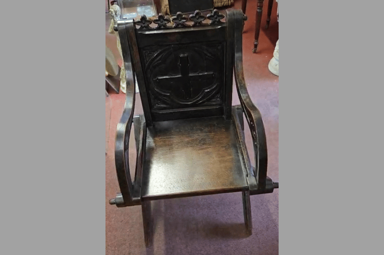 AFC Fairs Chair