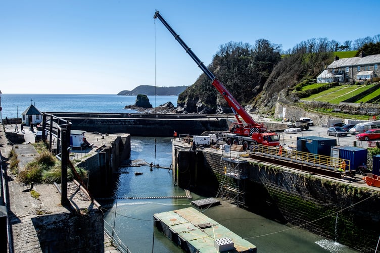 The operation to remove the old lockgate at Charlestown. (Picture: Paul Williams)