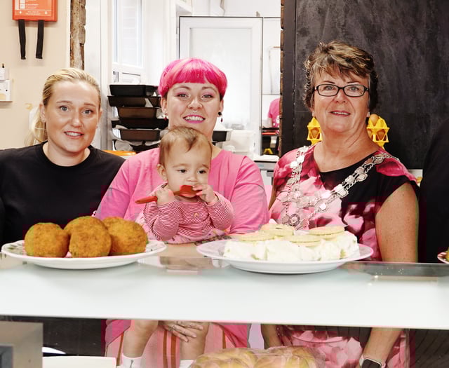 Mayor among first to visit new bakery