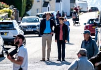 Beyond Paradise actors again on location at Charlestown