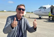 Cricket fans bowled over by chance to meet one of the sport's icons