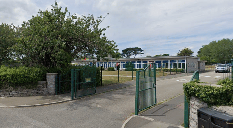 Health officials are working with staff at Carbeile Junior School in Torpoint following confirmed cases of flu among pupils and staff
