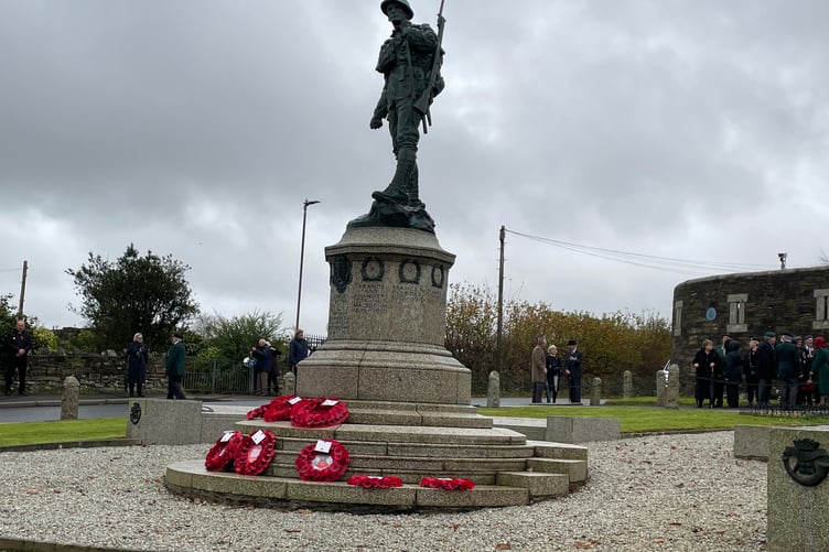 Wreaths laid at the statue that stands outside of Bodmin Keep on Remembrance Sunday 2025 (Picture: Aaron Greenaway/Tindle)