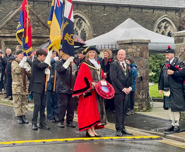 Mayor leads Saltash in moving Remembrance tribute