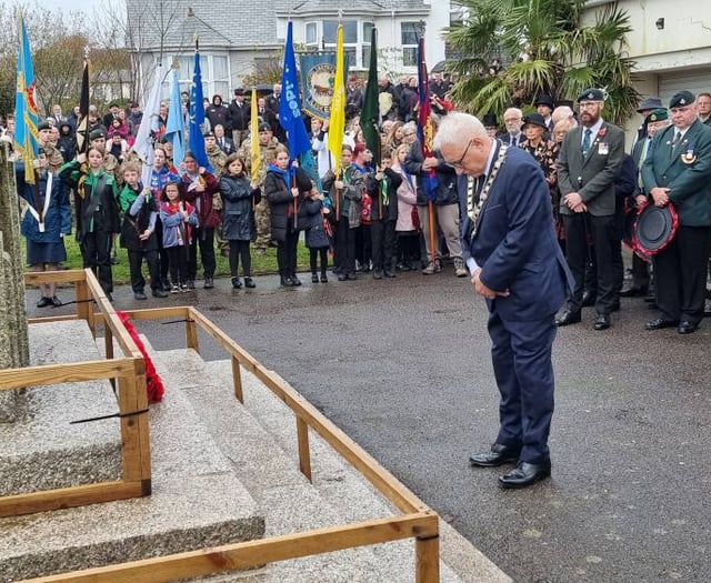 Town comes together in tribute on Remembrance Day