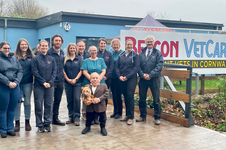 Actor and TV personality Warwick Davis was on hand to officially open the new Beacon VetCare facility in Par. (Picture: Cornish Times)