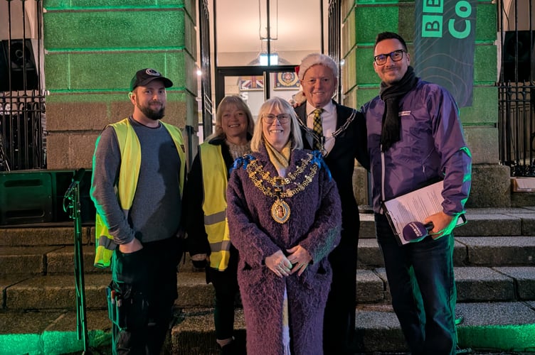 Cllr Liz Ahearn, the mayor of Bodmin with Tom and Justine from the Christmas Lights committee, Cllr Mike Barbery, deputy mayor, and Neil Caddy. (Picture: Aaron Greenaway/Tindle)