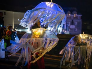 Looe shines bright as town welcomes festive season