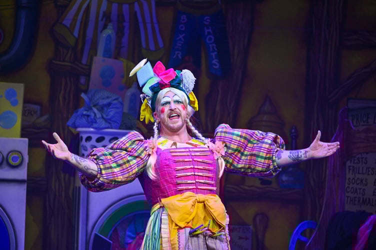 HALL FOR CORNWALL, TRURO, ENGLAND - December 5th 2025. Preview performance of Aladdin, photographed by HfC photographer in residence Hugh Hastings.