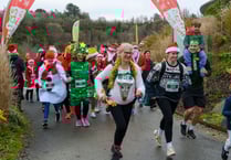 Popular festive run raises £40,000 for children's hospice