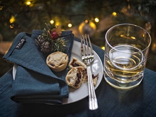 Father Christmas to consume 4-billion calories while visiting the UK 