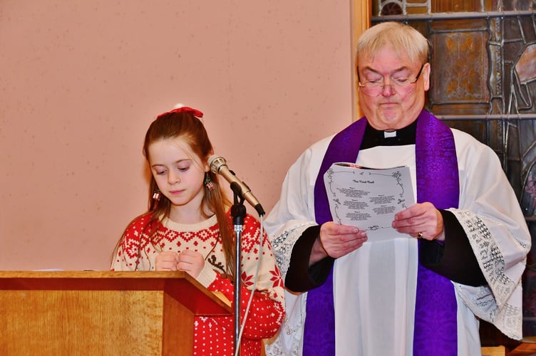 The service included traditional Christmas readings and well-known carols, alongside seasonal songs and poems performed by The Coppola School of Performing Arts