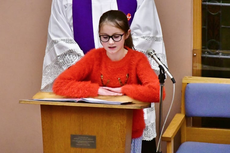 The service included traditional Christmas readings and well-known carols, alongside seasonal songs and poems performed by The Coppola School of Performing Arts