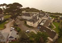 Plan to replace clifftop hotel with 18 new homes
