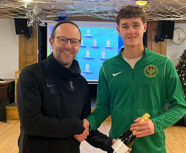 Excellent Blazey dent Saltash's play-off hopes