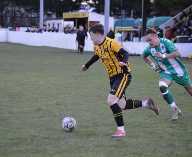 Five-star Torpoint close in on top spot after thrashing Helston