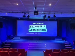 An uplifting evening of classic variety show entertainment