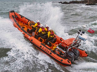 Overturned vessel sparks RNLI response 