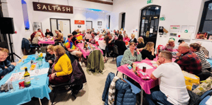 Retro fun returns to Saltash for mayor’s 1970s charity quiz