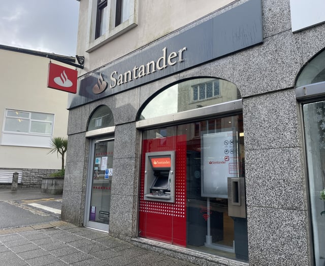 Traders fear town centre decline after bank closure