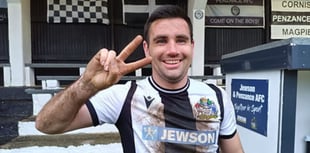 Sullivan stars again as Magpies cement third 