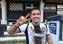 Sullivan stars again as Magpies cement third