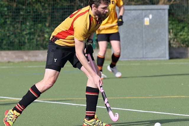 Dominant win for the league leaders