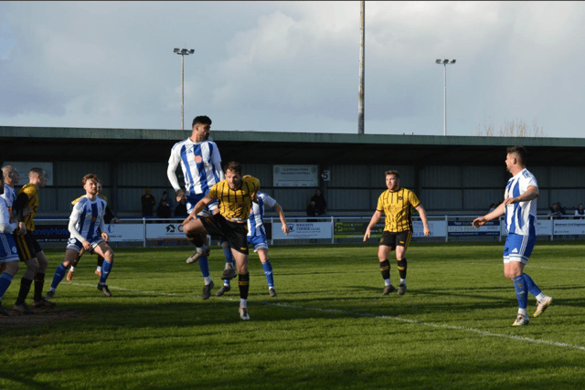 Torpoint miss out in battle of the top two
