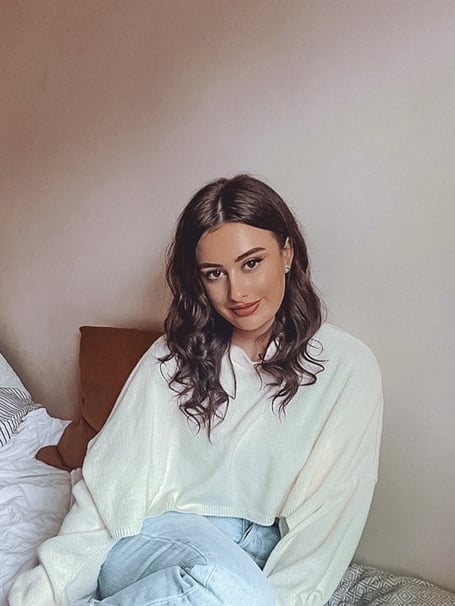 singer-songwriter Florence Hope will take to the stage as guest vocalist