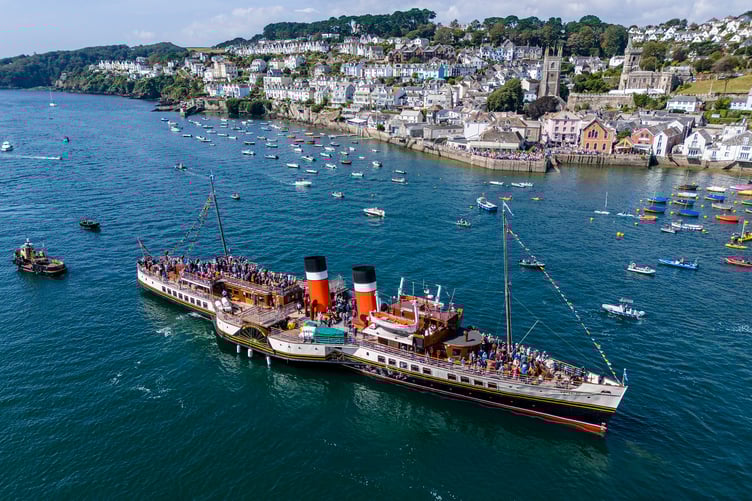 The Waverley attracted the crowds during her first ever visit to Fowey in 2024. (Picture: Paul Williams)