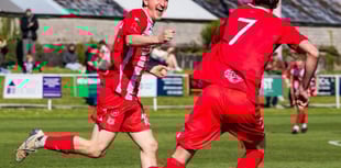 Pauls watches on as Newquay keep play-off hopes alive