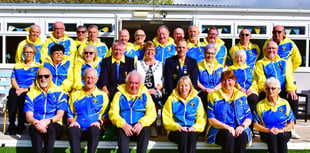 Bowling club welcome town mayor to start new outdoor season