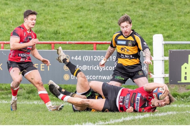 Reds rack up the tries despite defeat in Leicestershire