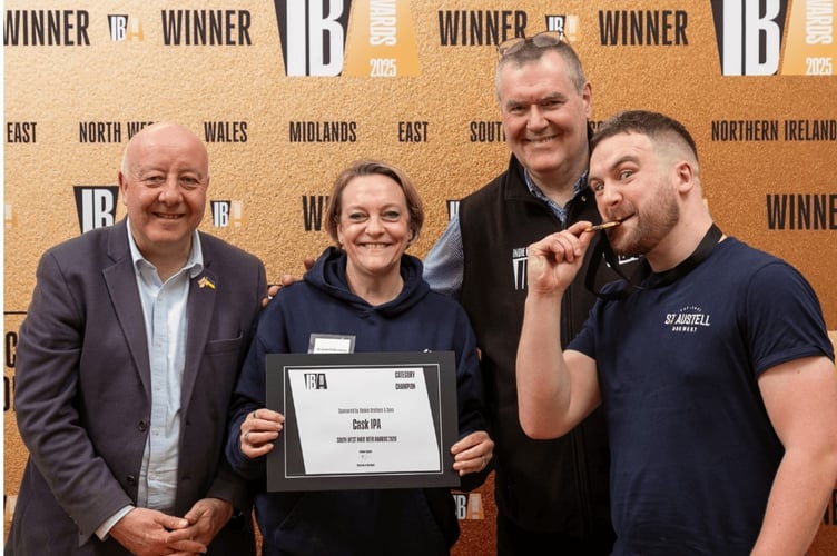 Georgina Young and Barnaby Skerrett from SAB with SIBA beer judges.jpg.
