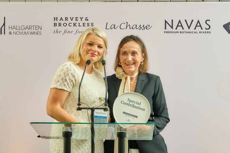 Carly Fordy, brand manager at Trevethan Gin (left) presented the event’s Special Contribution Award to restaurateur Jill Stein