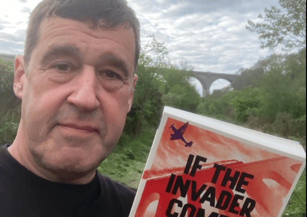 Children's author to stage library invasion 